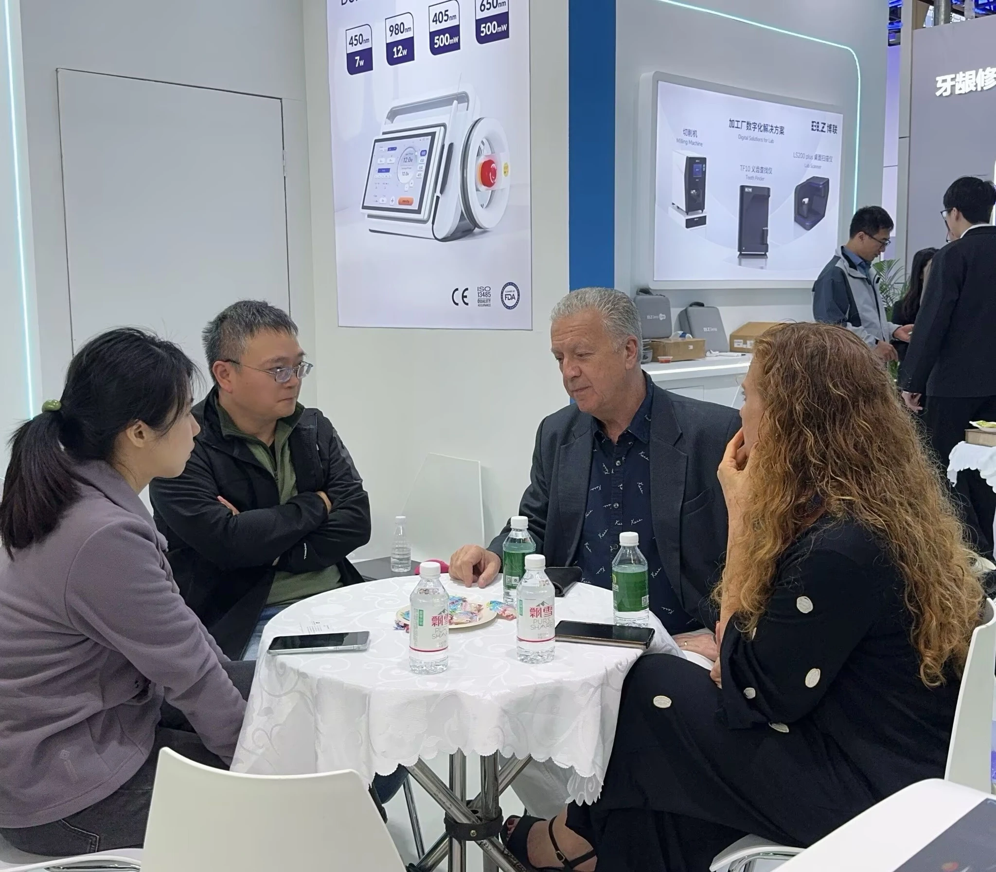 Come experience Helipen and our full range of dental laser solutions