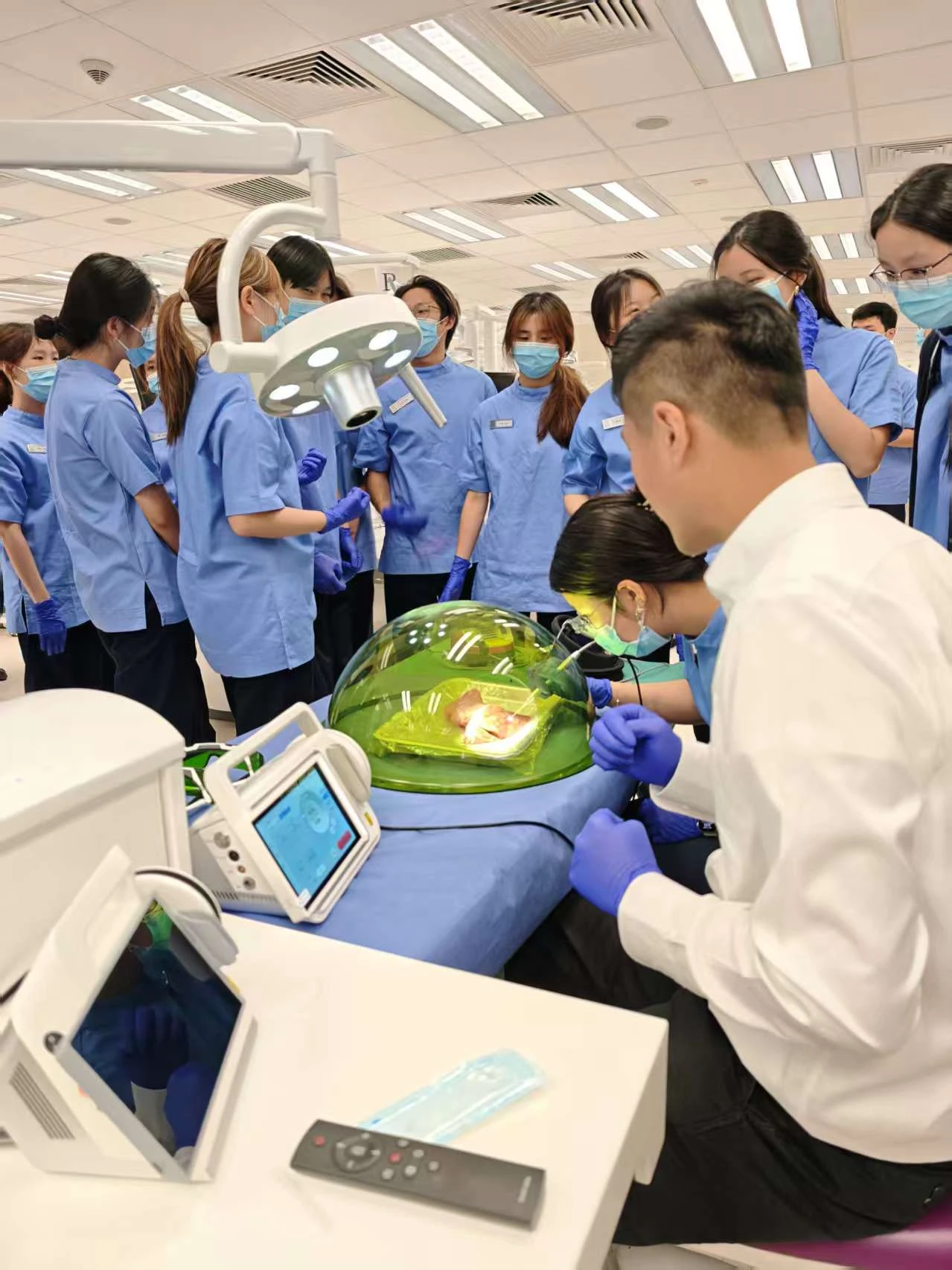 Pioon Laser Training: Hands-On Experience in Dental Education