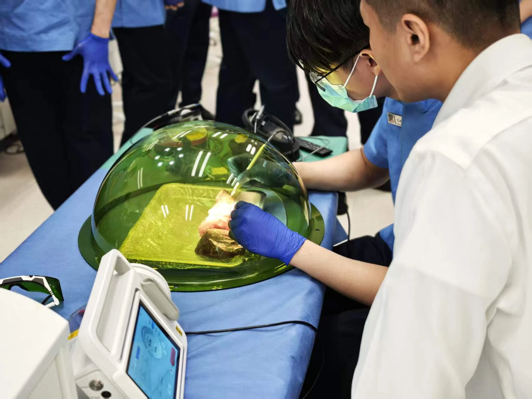 Pioon Laser Training: Hands-On Experience in Dental Education
