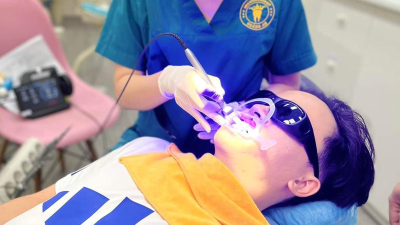 How does laser gum surgery work?