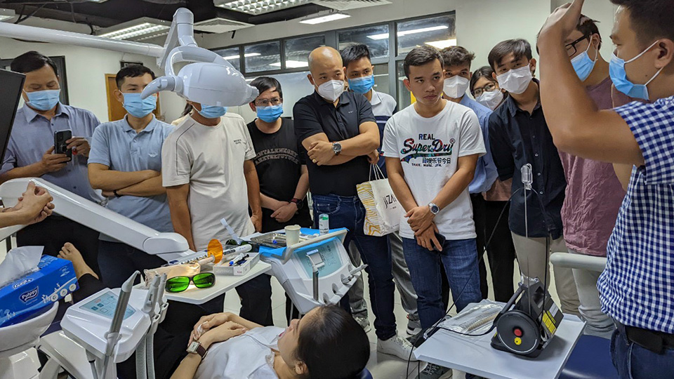 A successful Vietnam SEMINAR 2022 on applications & effects of laser in dentistry. 